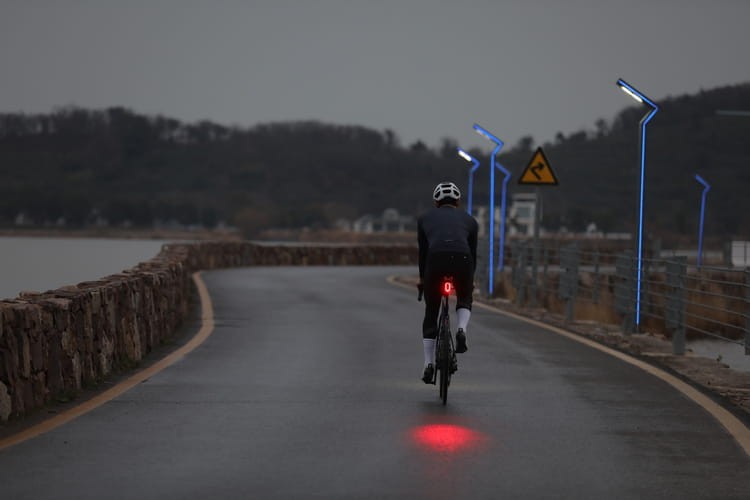 Radar rowerowy z lampką  IGPSPORT Radar SR Mini